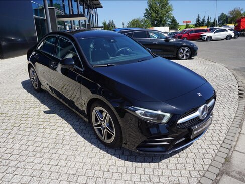 Mercedes-Benz Třídy A Sedan / Limuzína 1,3 l 100 kw