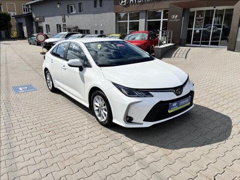 Toyota Corolla Sedan / Limuzína 1,5 l 92 kw