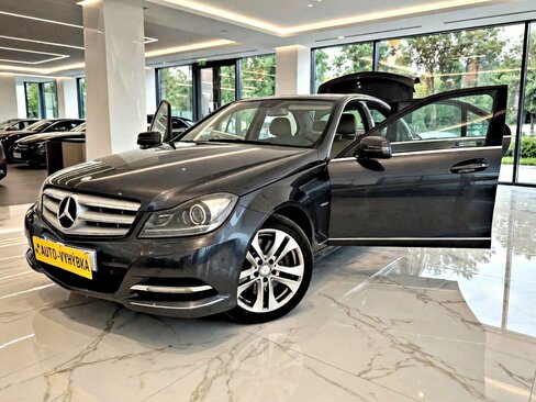 Mercedes-Benz Třídy C Sedan / Limuzína 3,0 l 170 kw