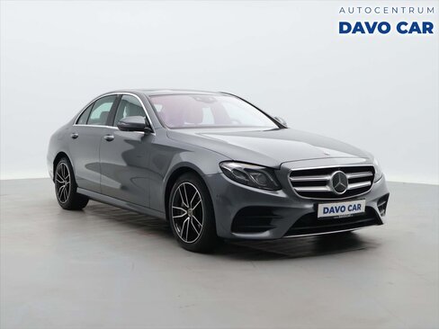 Mercedes-Benz Třídy E Sedan / Limuzína 3,0 l 270 kw