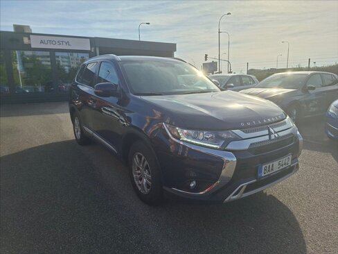 Mitsubishi Outlander SUV / Terénní 2,0 l 110 kw