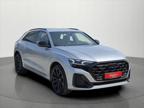Audi Q8 SUV / Terénní 3,0 l 210 kw