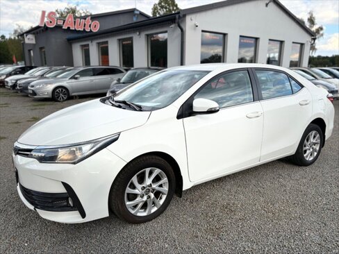 Toyota Corolla Sedan / Limuzína 1,6 l 97 kw