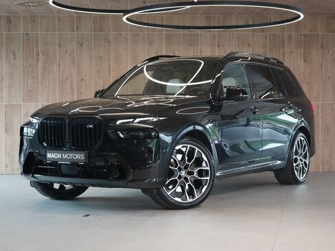 BMW X7 SUV / Terénní 4,4 l 390 kw