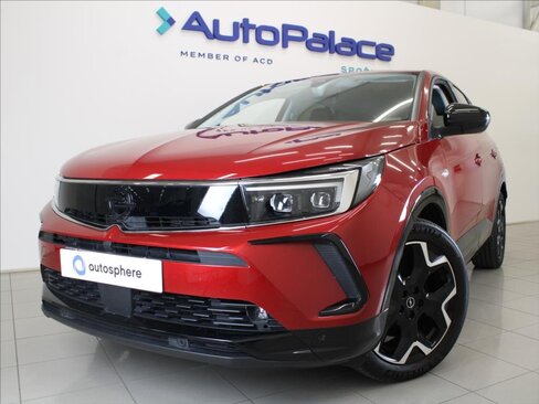 Opel Grandland SUV / Terénní 1,6 l 165 kw