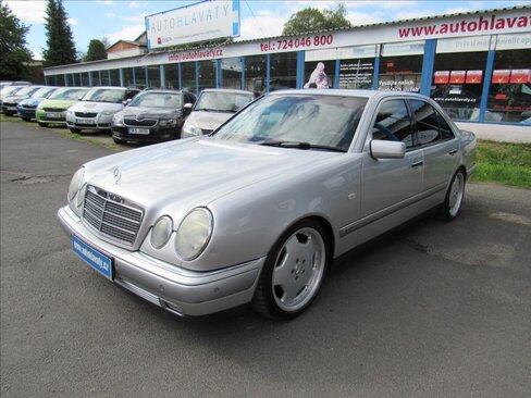 Mercedes-Benz Třídy E Sedan / Limuzína 3,2 l 165 kw