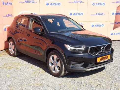 Volvo XC40 SUV / Terénní 2,0 l 140 kw