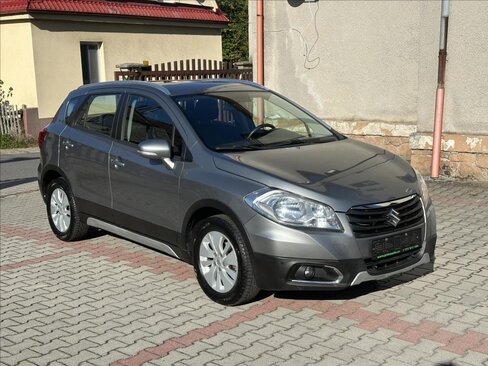 Suzuki SX4 S-Cross Hatchback 1,6 l 88 kw