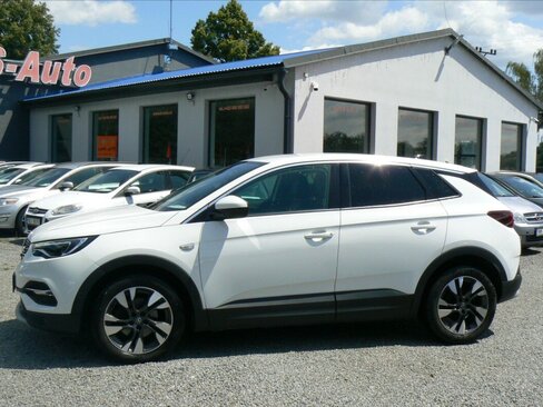 Opel Grandland X SUV / Terénní 1,2 l 96 kw