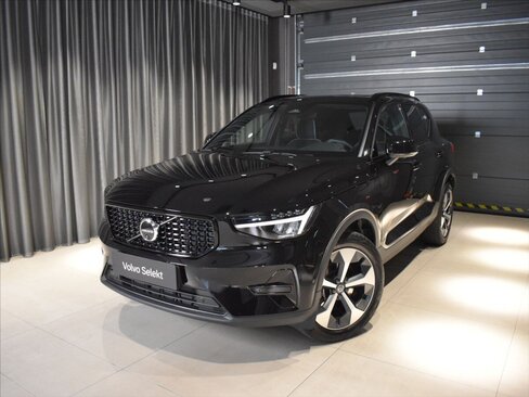 Volvo XC40 SUV / Terénní 2,0 l 145 kw