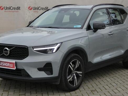 Volvo XC40 SUV / Terénní 2,0 l 120 kw